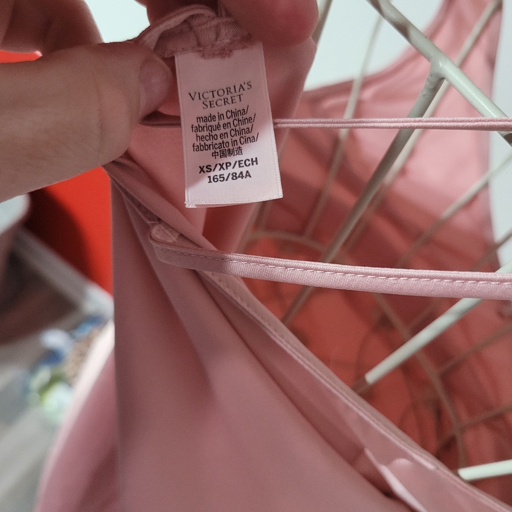 Victoria Secret Satin Night Gown Sleeper Size XS Vintage - Picture 3 of 3